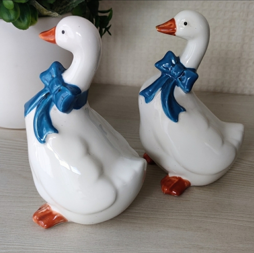 Vintage Ceramic Duck/Geese Salt and Pepper Shakers 6" - Picture 2 of 13